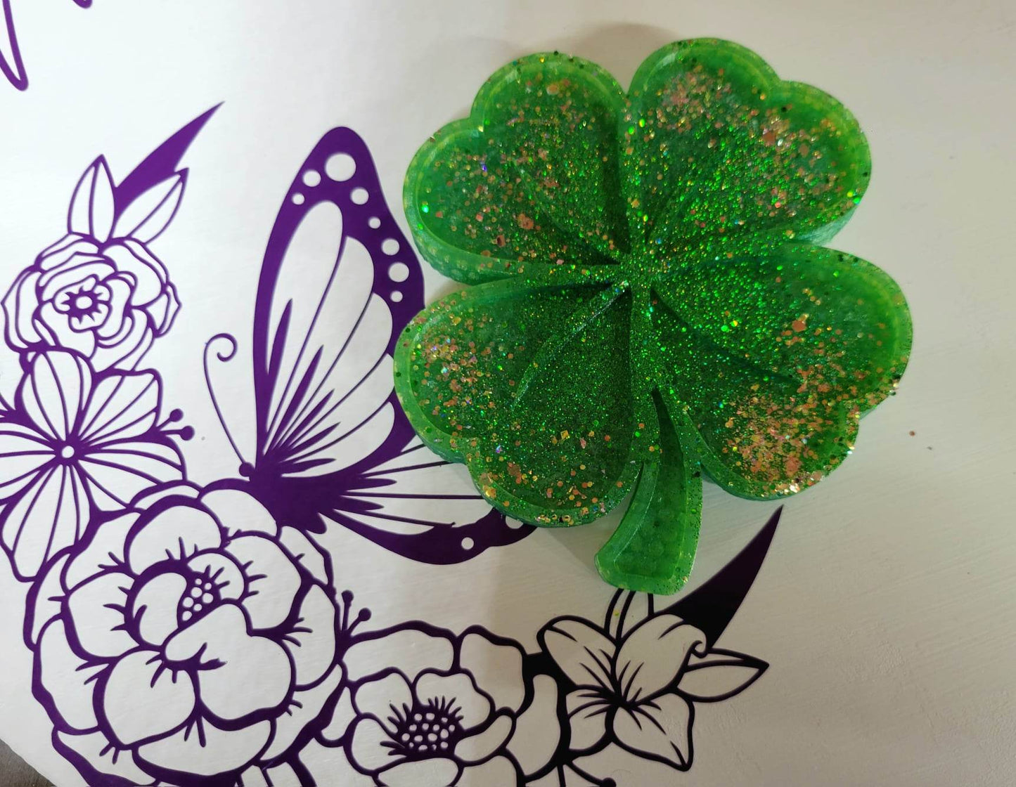 large 4 leaf clover
