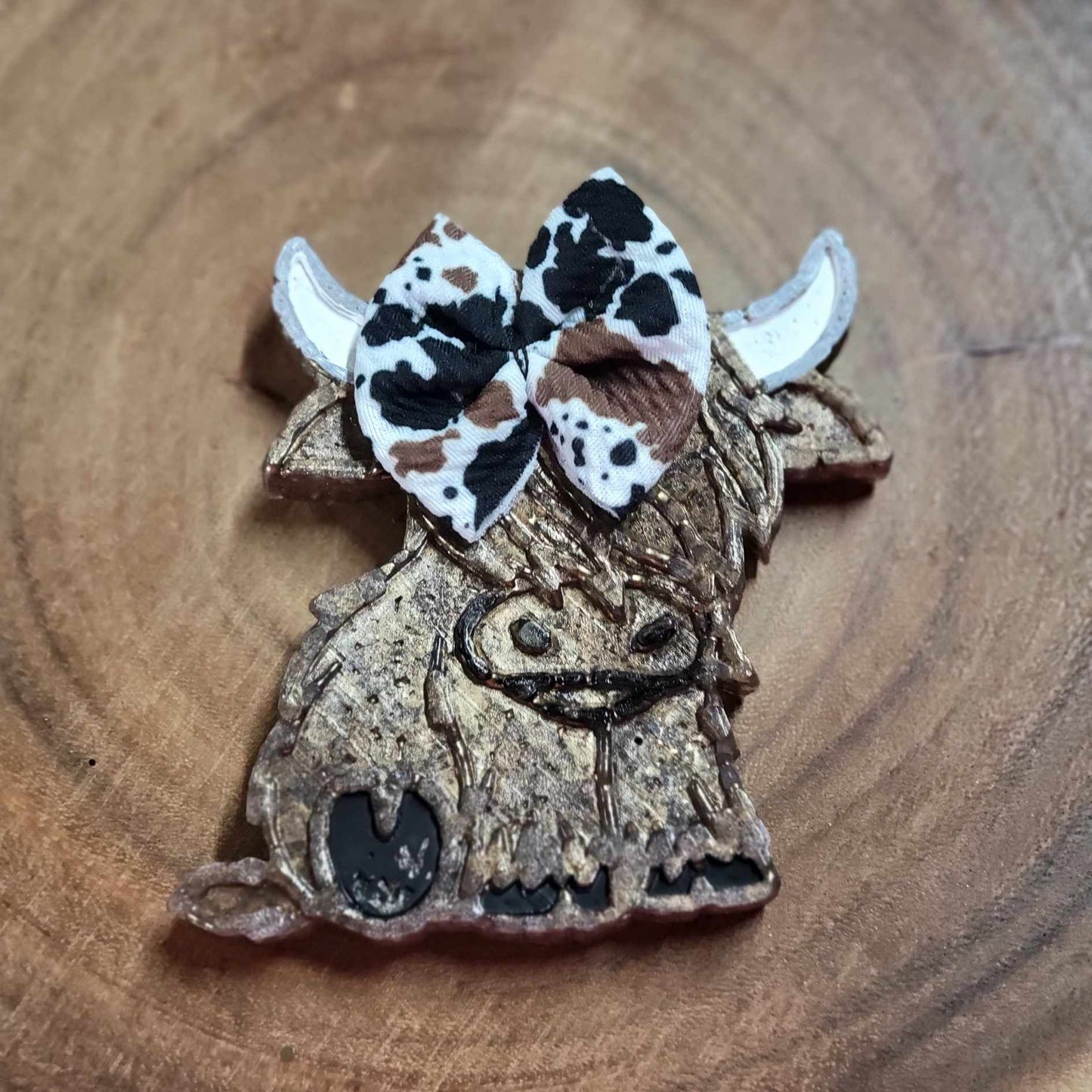 Boujie Highland cow full body