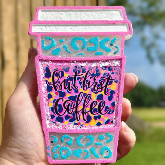 Coffe/drink/loaded tea cup