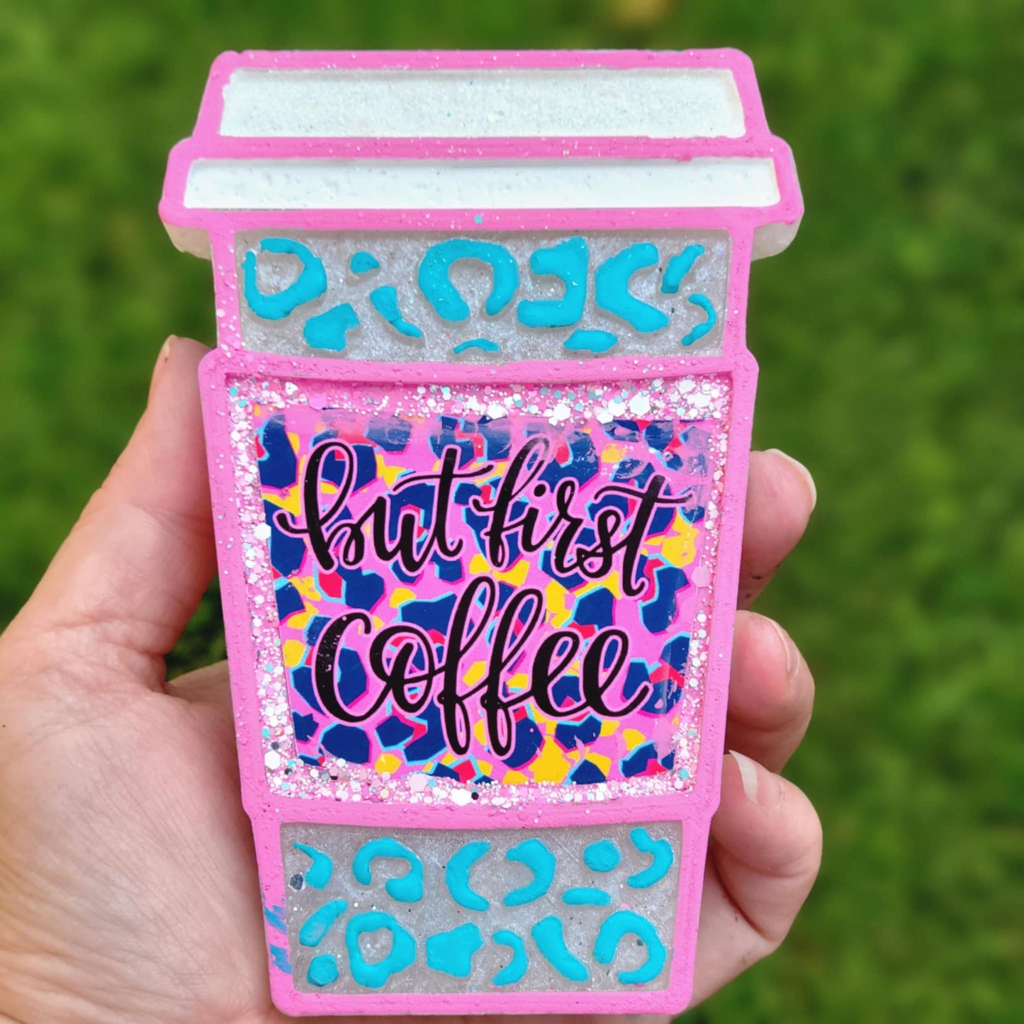 Coffe/drink/loaded tea cup