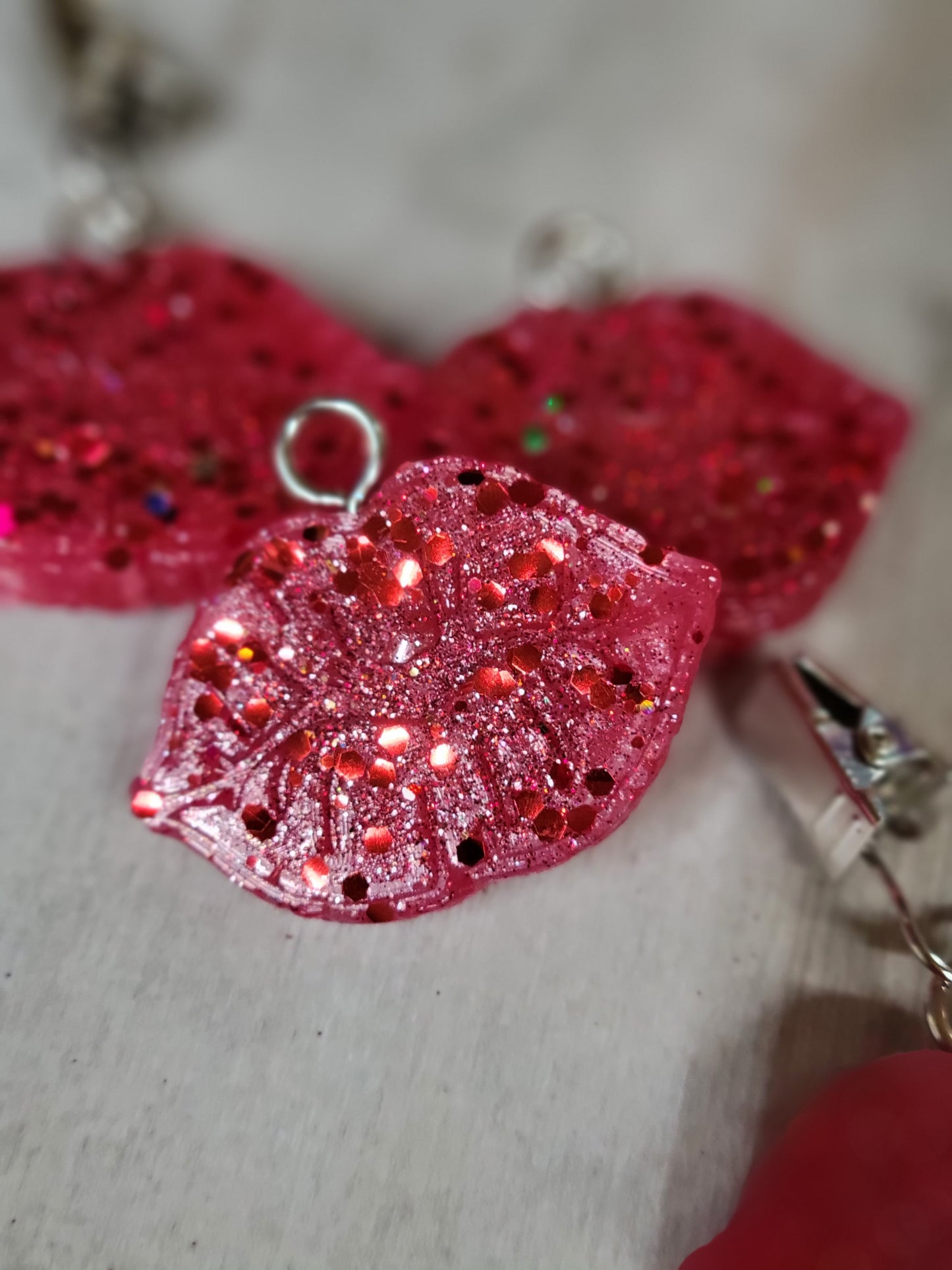 Red hot lips vent clips