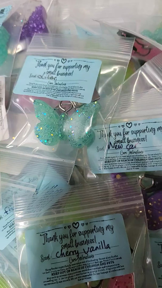 Butterfly vent clips